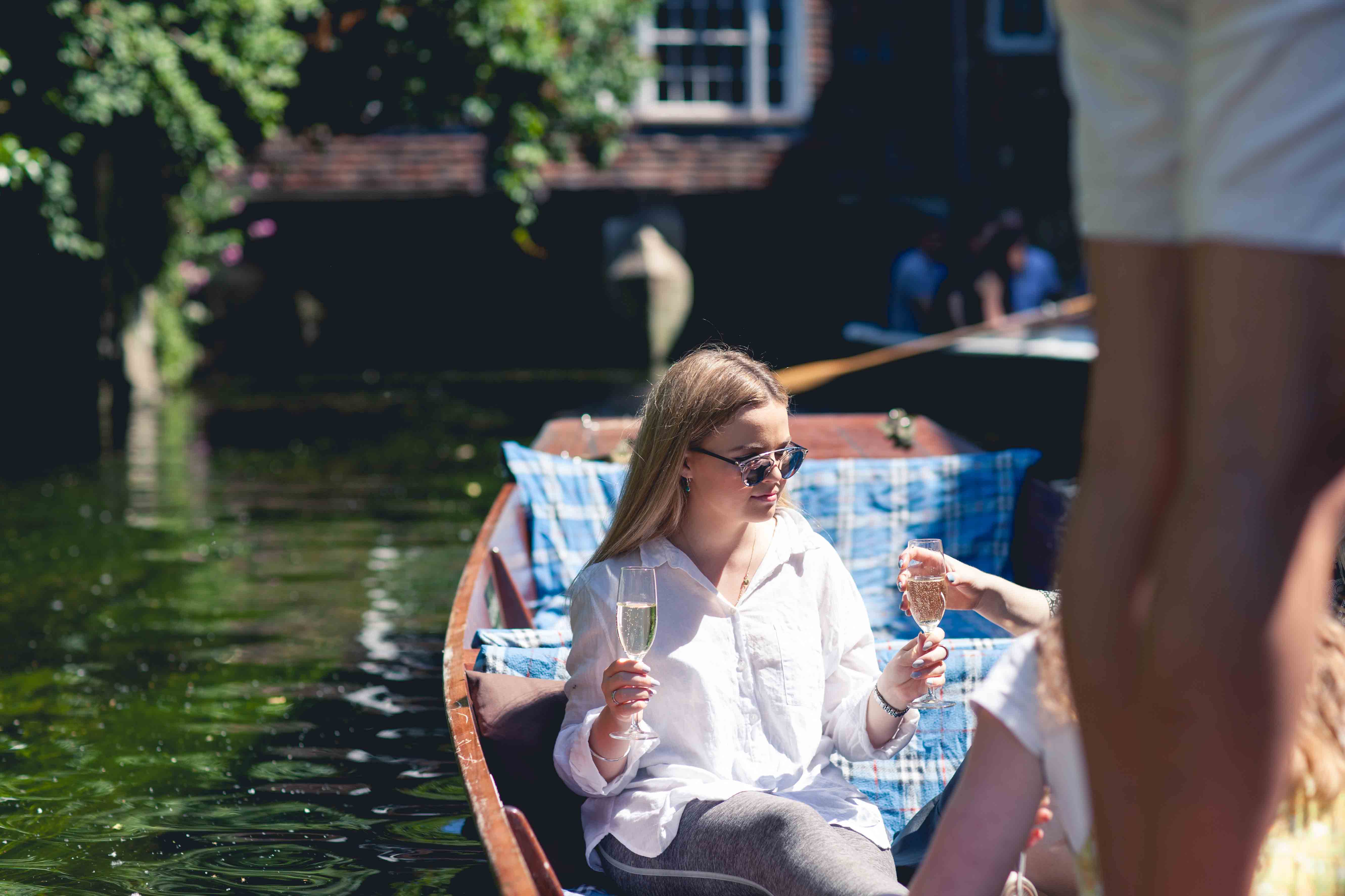 Private Punting Tour with a glass of wine